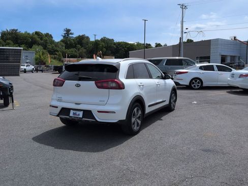 Used 2019 Kia Niro EX FWD image 8