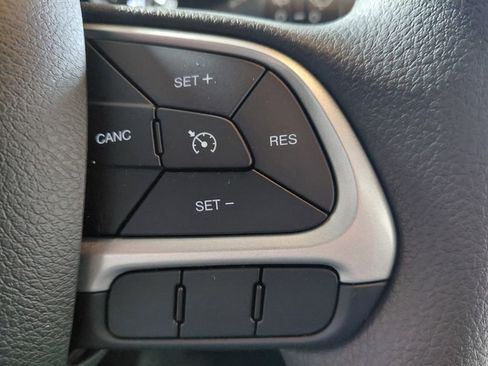 Certified 2023 Jeep Renegade Latitude AWD/4WD image 24