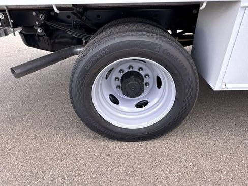 New 2024 Ford F450 XL w/ XL Chrome Package image 26