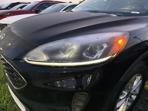 Used 2020 Ford Escape SE FWD image 4