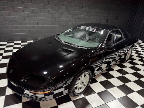 Used 1993 Chevrolet Camaro Z28 RWD image 16