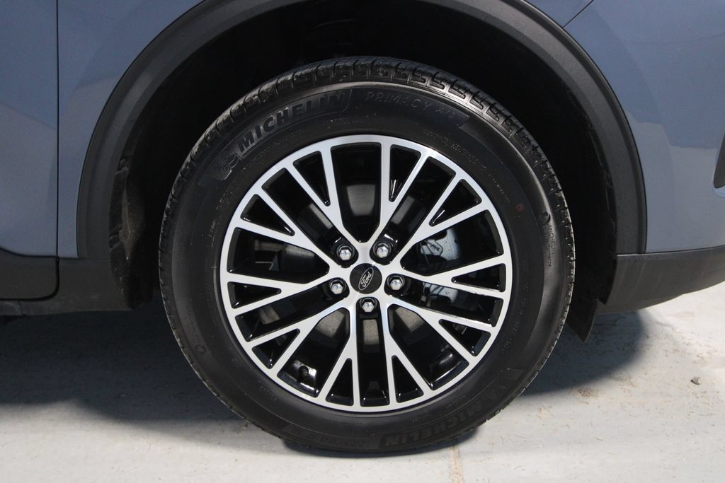 Used 2025 Ford Escape SE w/ PHEV Premium Package FWD image 37