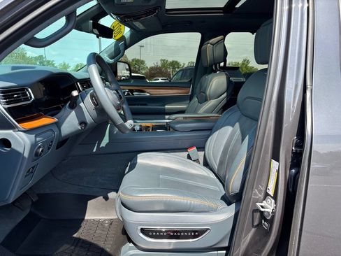 Used 2022 Jeep Grand Wagoneer Series II w/ Convenience Group III AWD/4WD image 15