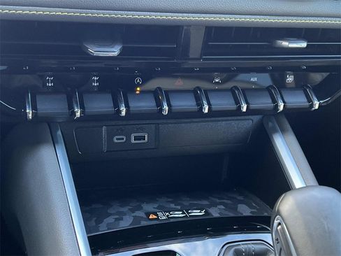 Certified 2024 Chevrolet Colorado ZR2 w/ ZR2 Convenience Package III image 21