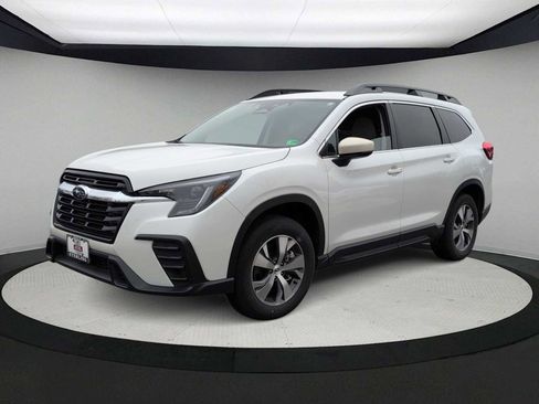 Used 2025 Subaru Ascent Premium image 4