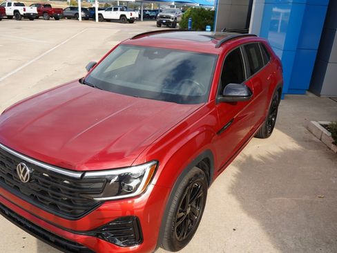 Used 2025 Volkswagen Atlas Cross Sport SEL R-Line image 13