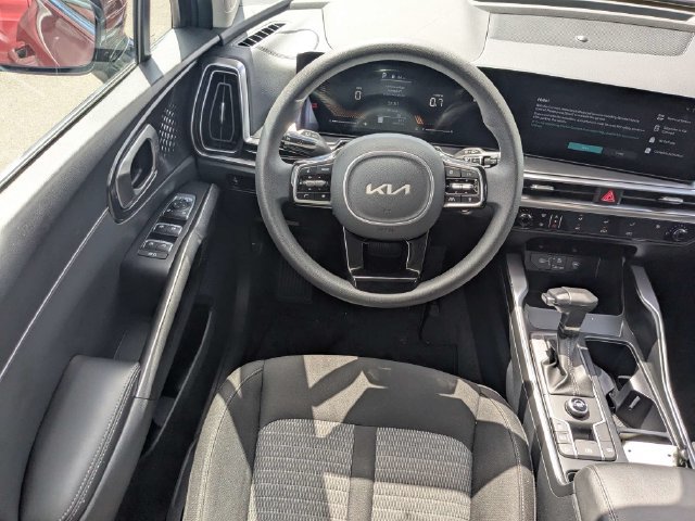 Used 2025 Kia Sorento LX FWD image 16