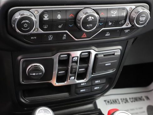 Used 2023 Jeep Gladiator Sport image 27