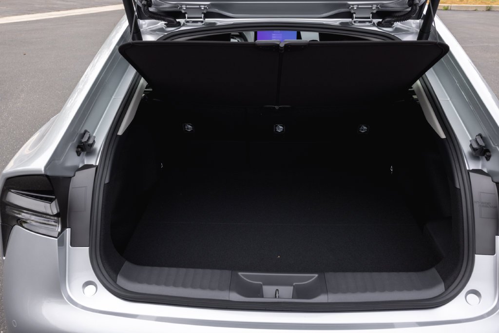 New 2027 Toyota Prius Plug-In Hybrid w/ Limited Premium Package FWD image 8