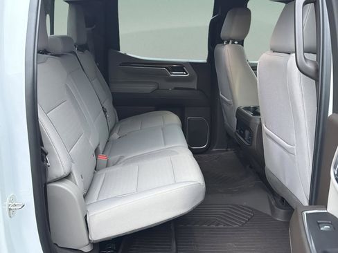 Used 2024 Chevrolet Silverado 1500 LT Trail Boss w/ Convenience Package II image 31