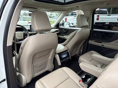 Used 2021 Lincoln Aviator Reserve image 25