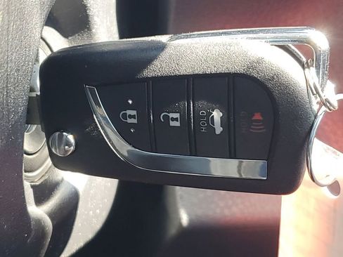 Used 2019 Toyota Camry LE image 36