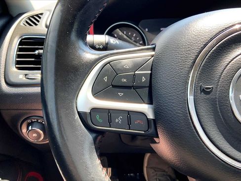Used 2019 Jeep Compass Trailhawk AWD/4WD image 23