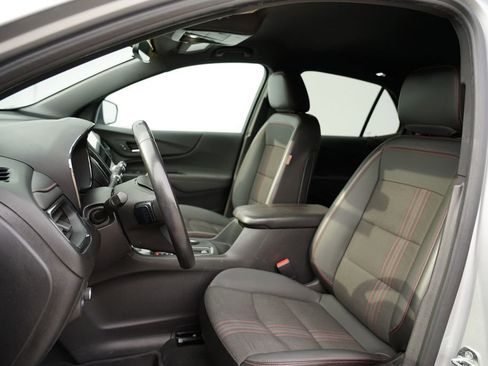 Certified 2022 Chevrolet Equinox RS w/ Infotainment Package image 12