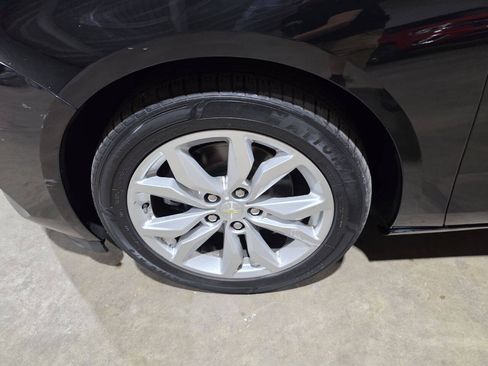 Used 2019 Chevrolet Impala LT FWD image 23