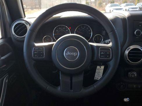 Used 2017 Jeep Wrangler Unlimited Sahara w/ Connectivity Group image 23