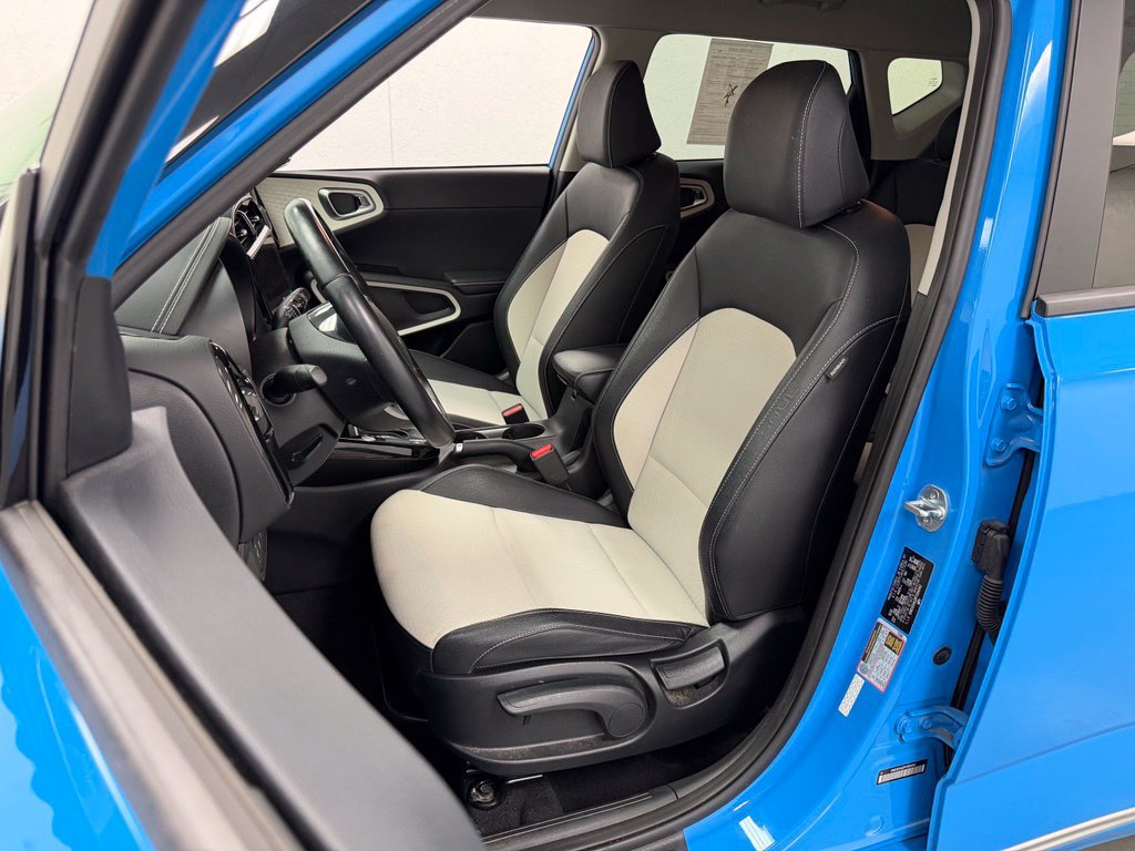 Used 2023 Kia Soul GT-Line FWD image 19