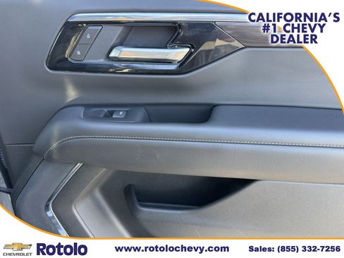 Used 2025 Chevrolet Tahoe Z71 AWD/4WD image 12