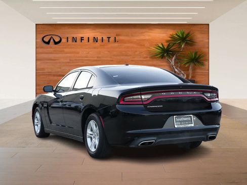 Used 2019 Dodge Charger SXT image 5