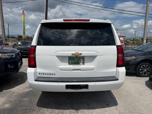Used 2018 Chevrolet Suburban LT RWD image 4
