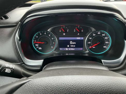 Used 2023 Chevrolet Traverse LT image 12