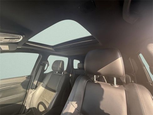 Used 2020 Jeep Grand Cherokee Altitude image 24