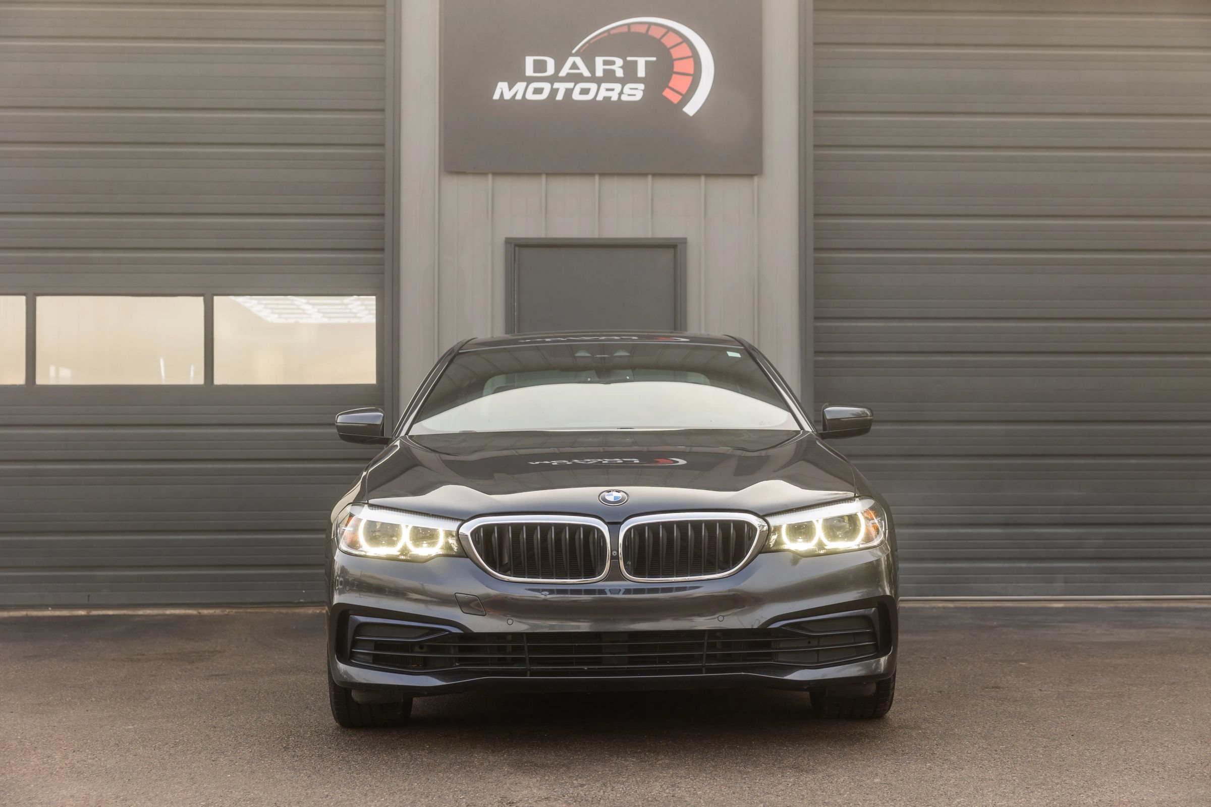 Used 2019 BMW 540i w/ Premium Package RWD image 2