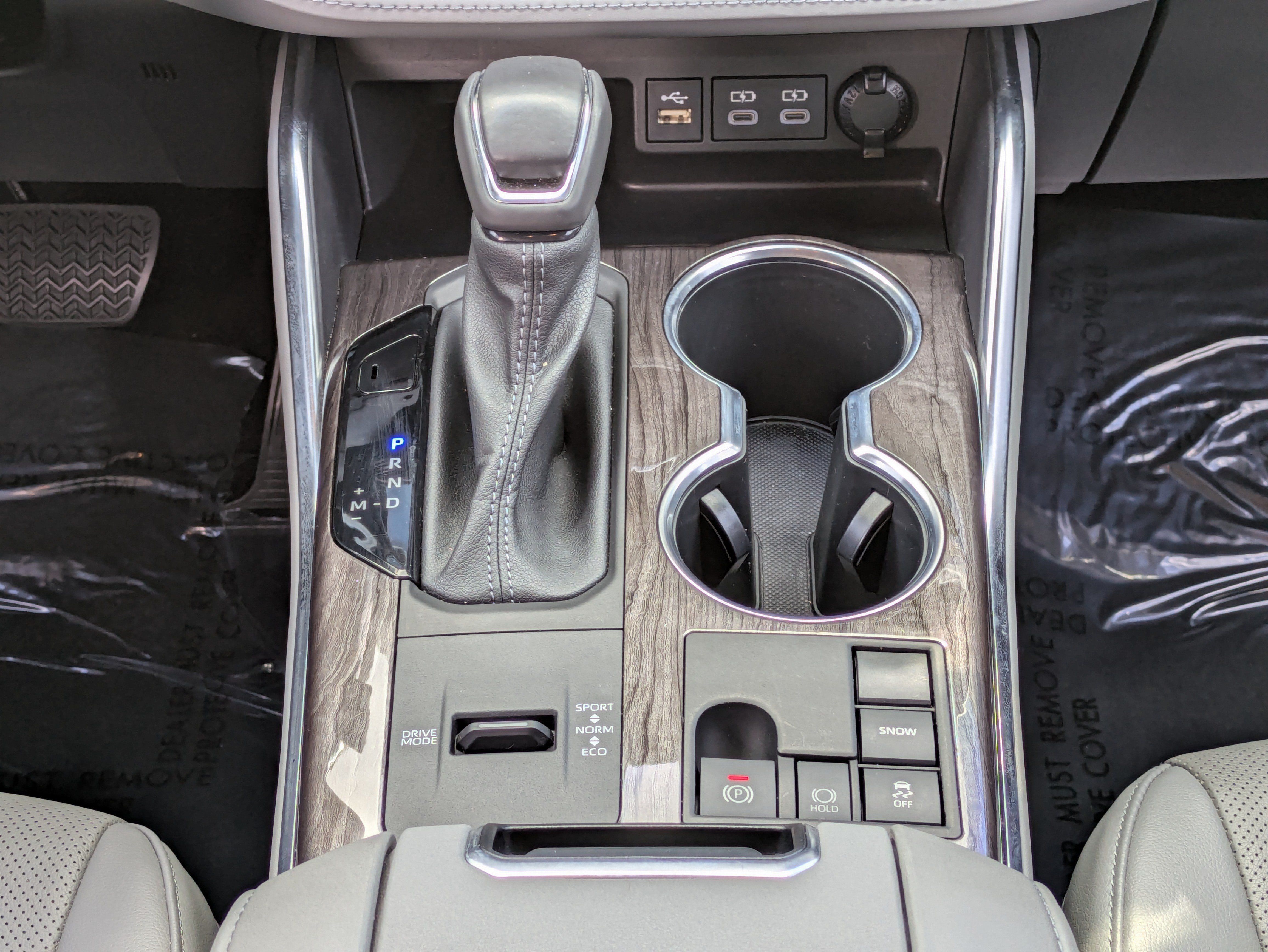 Used 2023 Toyota Highlander Platinum FWD image 16