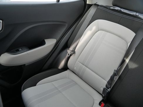 Certified 2023 Hyundai Venue SEL w/ Cargo Package image 12