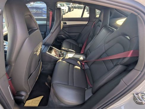 Used 2018 Porsche Panamera 4S image 24