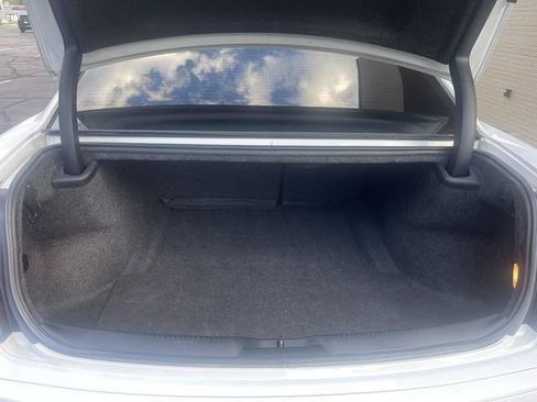 Used 2018 Chrysler 300 S AWD/4WD image 8