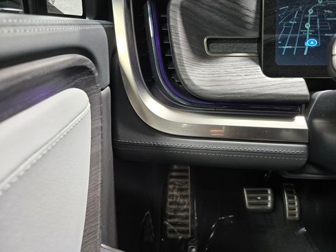 Used 2023 Rivian R1S Launch Edition image 14