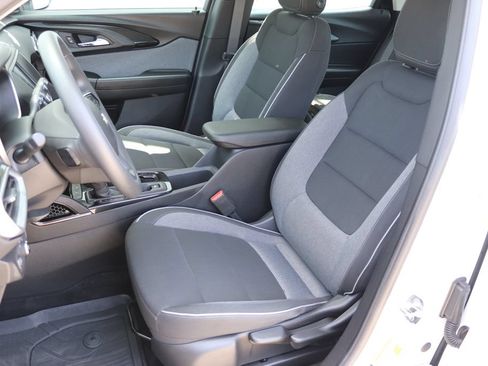 Used 2022 Chevrolet TrailBlazer LS FWD image 4