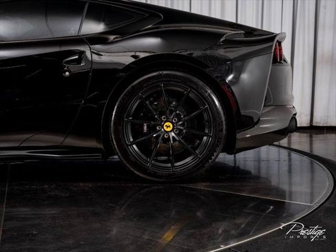 Used 2019 Ferrari 812 Superfast RWD image 10
