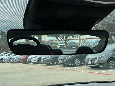 Used 2025 Hyundai Elantra SEL image 28