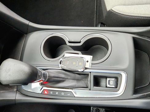 Used 2023 Chevrolet Equinox LS w/ LS Convenience Package FWD image 31