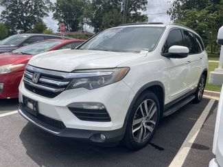 Used 2017 Honda Pilot Elite video 2