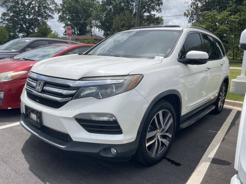 Used 2017 Honda Pilot Elite image 2