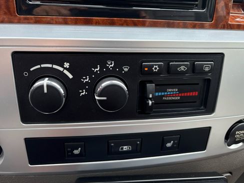 Used 2006 Dodge Ram 2500 Truck Laramie RWD image 19