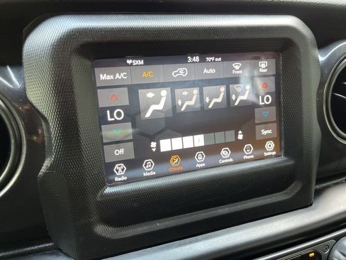 Used 2022 Jeep Wrangler Unlimited Sport image 36