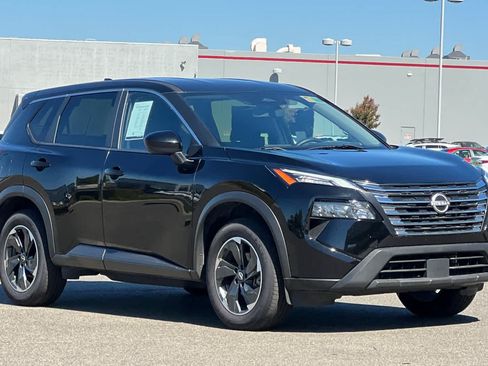 Used 2024 Nissan Rogue SV AWD/4WD image 5