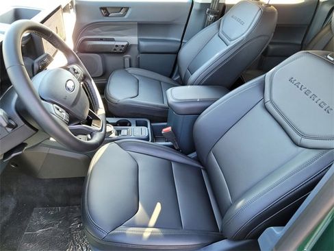 New 2025 Ford Maverick Lariat w/ Black Appearance Package image 15