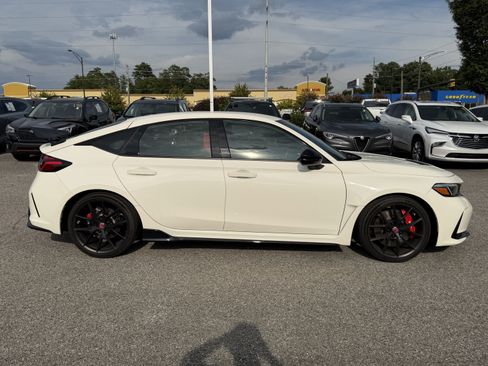 Used 2023 Honda Civic Type R image 11