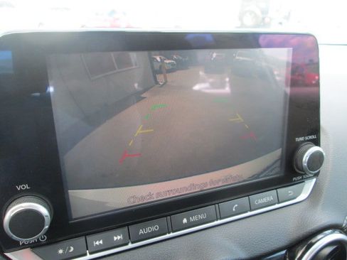Used 2021 Nissan Sentra SV FWD image 15