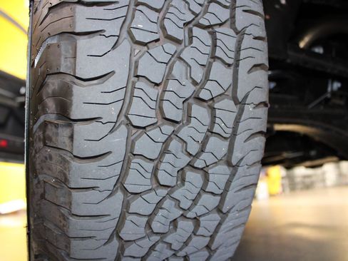Used 2025 Toyota Tacoma TRD Off-Road AWD/4WD image 16