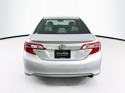 Used 2012 Toyota Camry XLE w/ Leather Pkg FWD image 7