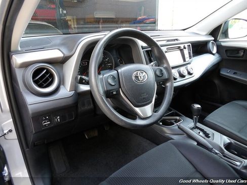 Used 2016 Toyota RAV4 LE FWD image 12