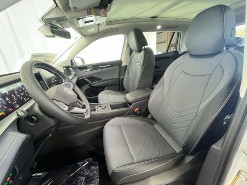 New 2026 Volkswagen Tiguan SE image 10