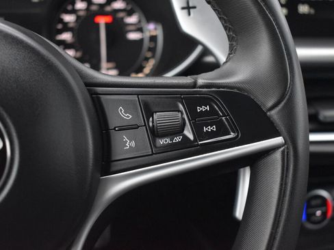 Used 2018 Alfa Romeo Stelvio Ti Sport image 20