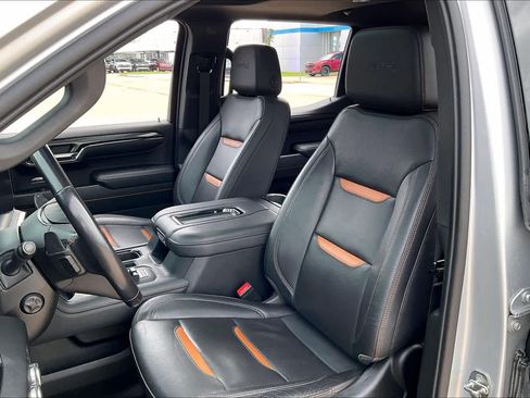 Used 2022 GMC Sierra 1500 AT4 w/ AT4 Premium Package AWD/4WD image 9